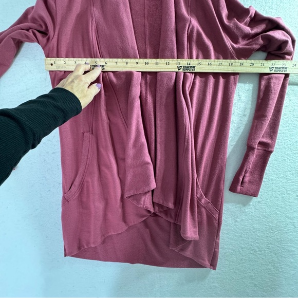 athleta  pranayama open front nirvana wrap in victorian berry size xs - Picture 9 of 10